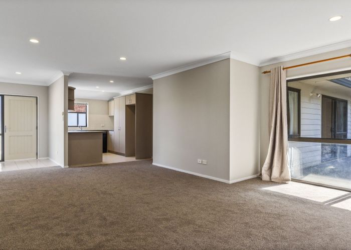  at 5/10 Ridge Road, Howick, Auckland