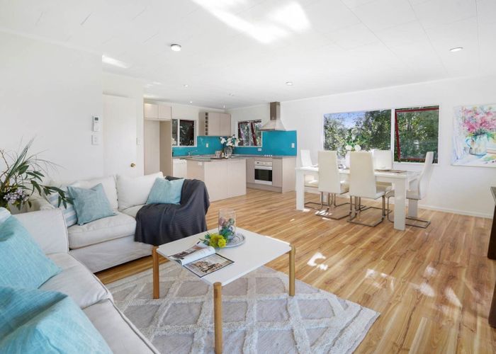  at 2/87 Woodglen Road, Glen Eden, Auckland