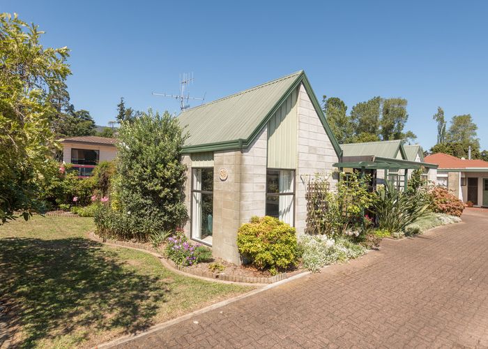  at 2/6 Hobhouse Street, Stoke, Nelson