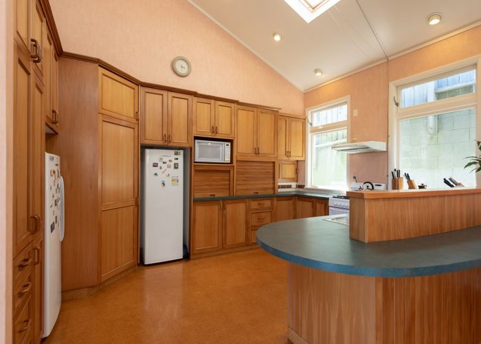  at 83 Hamilton Road, Hataitai, Wellington