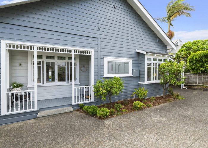  at 147 Queen Street, Northcote Point, Auckland