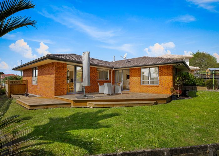  at 12 Semillon Avenue, Henderson, Waitakere City, Auckland