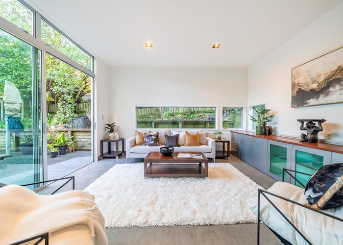  at 47 Korokoro Road, Korokoro, Lower Hutt, Wellington