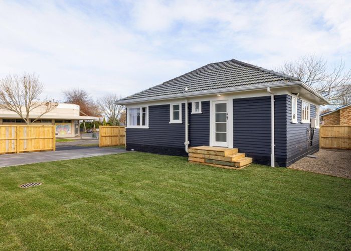  at 1/1 Williams Place, Fairfield, Hamilton