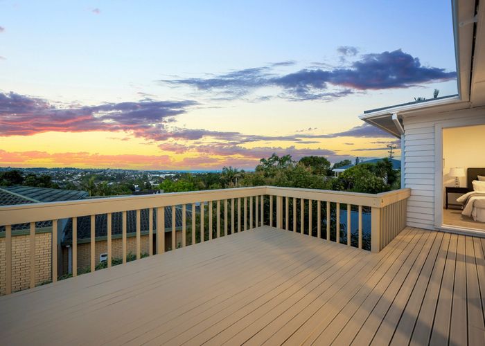  at 10 Coronation Road, Glenfield, Auckland