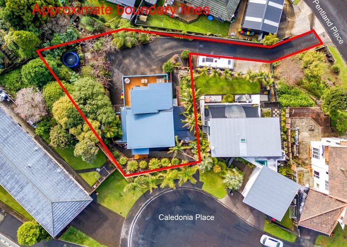  at 10 Caledonia Place, Highlands Park, New Plymouth