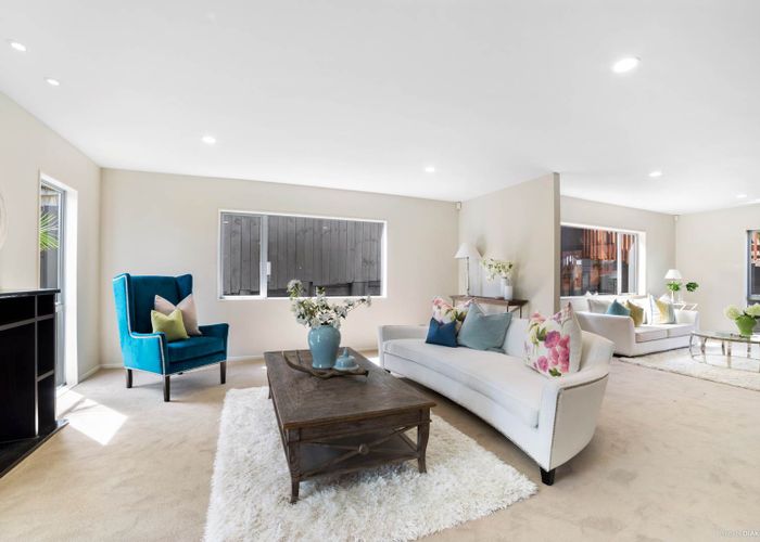  at 14 Springvale Drive, Fairview Heights, Auckland