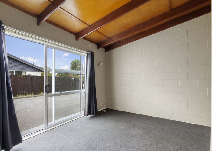  at 2/17 Brake Street, Upper Riccarton, Christchurch