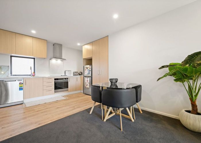  at 2/66 Innes Road, Merivale, Christchurch City, Canterbury