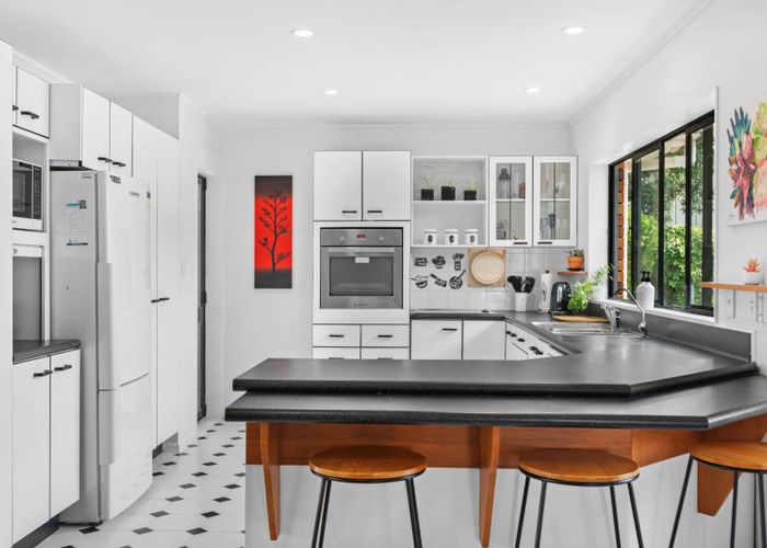  at 37 Whiting Grove, West Harbour, Waitakere City, Auckland