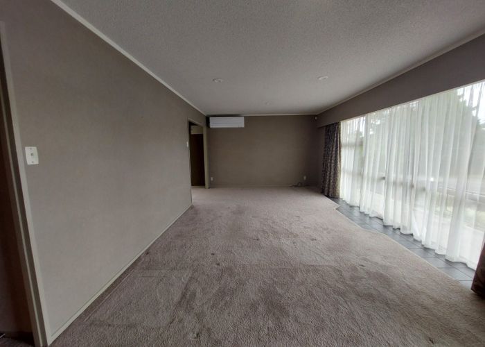  at 22 Splitt Avenue, Glenview, Hamilton