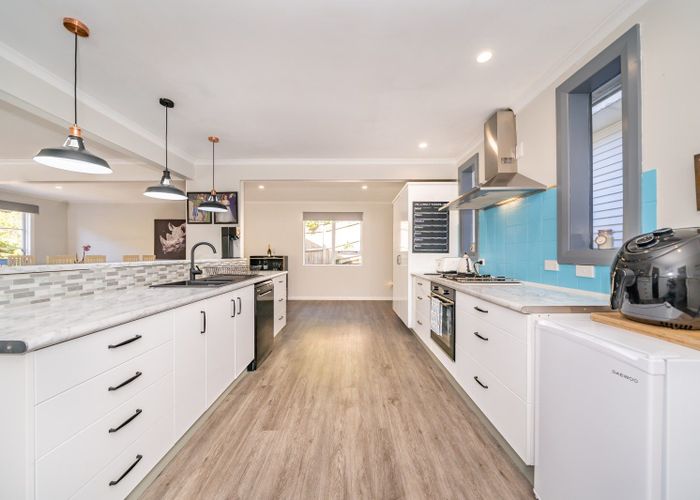  at 114 Pinehaven Road, Pinehaven, Upper Hutt