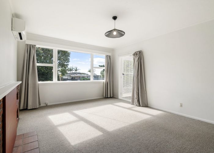  at 199 Chivalry Road, Glenfield, North Shore City, Auckland