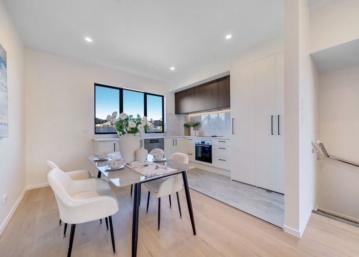  at 3/32 Tiraumea Drive, Pakuranga, Manukau City, Auckland