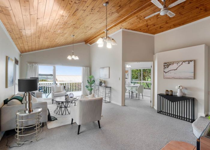  at 2/154 Sunset Road, Unsworth Heights, North Shore City, Auckland