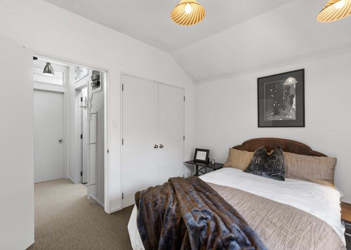  at 3/93 Aikmans Road, Merivale, Christchurch City, Canterbury