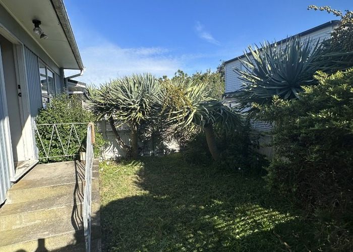  at 2/13 Clarke Road, Onehunga, Auckland City, Auckland