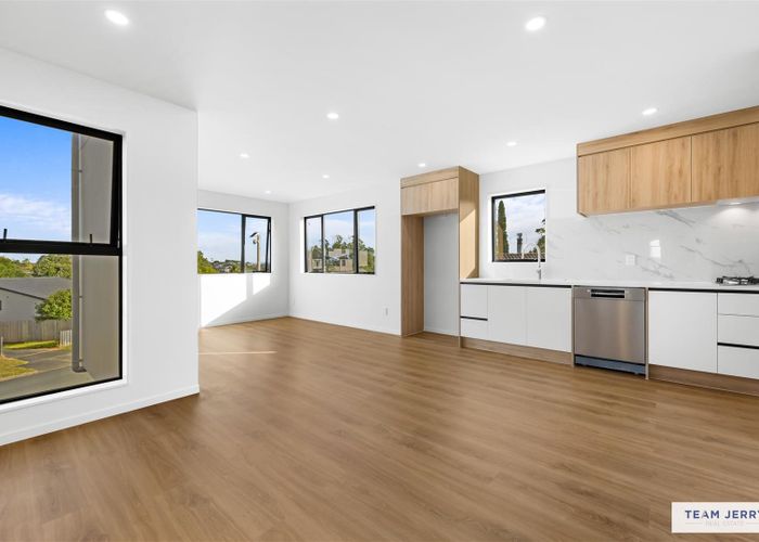  at Lot 11, 6 Woodhouse Place, West Harbour, Waitakere City, Auckland