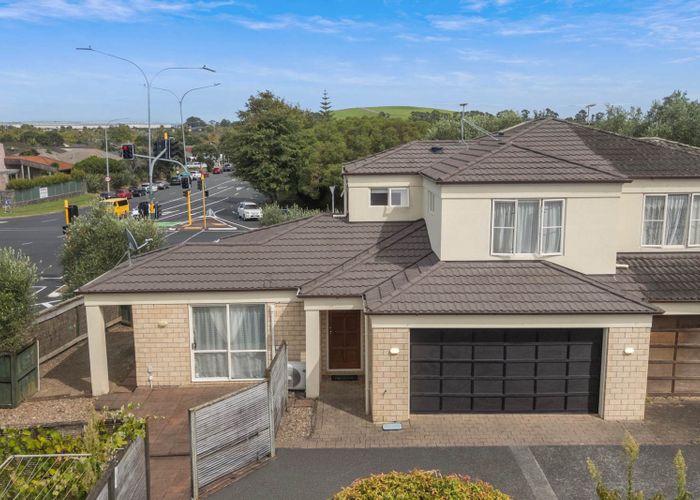  at 16 Claremont Way, East Tamaki Heights, Manukau City, Auckland
