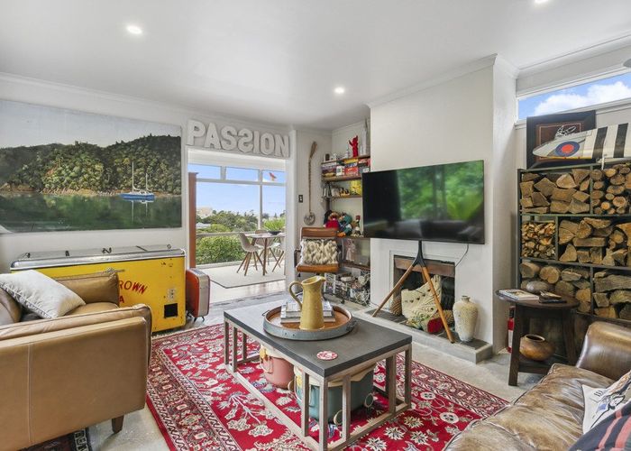  at 33 Espin Crescent, Karori, Wellington