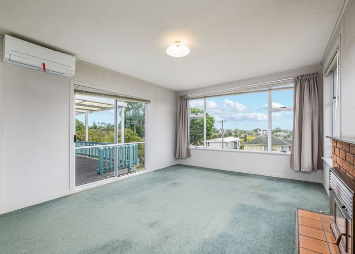  at 4 Christina Avenue, Te Atatu South, Auckland