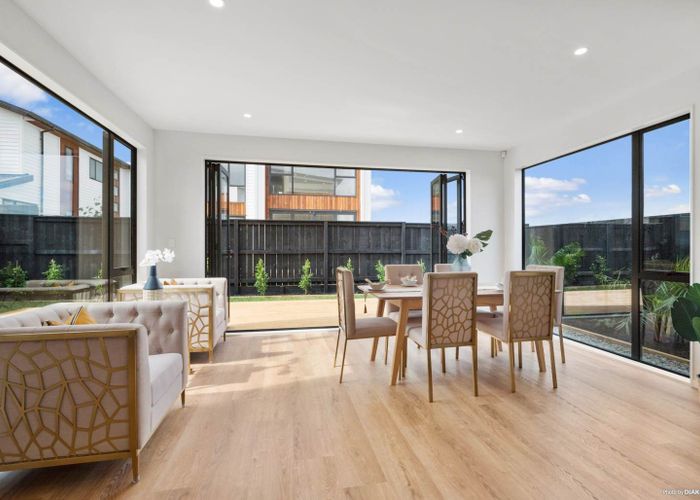  at 6 Picnic Point Road, Hobsonville, Waitakere City, Auckland