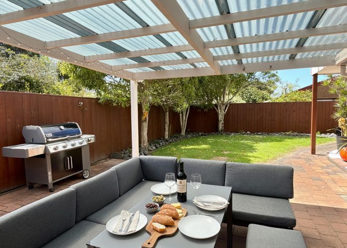  at 102 Chelsea View Drive, Chatswood, North Shore City, Auckland