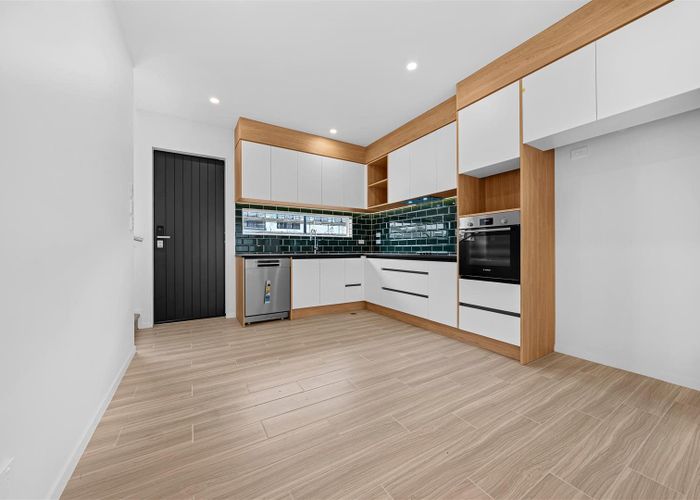  at 8 Longview Oak Lane, Papakura, Papakura, Auckland