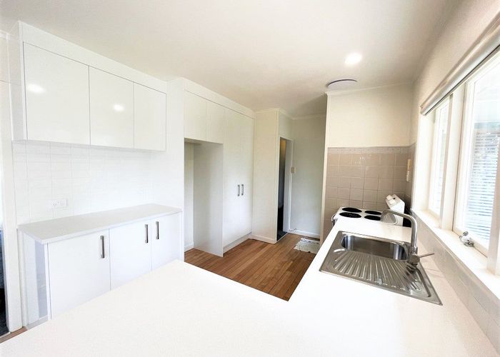  at 16 Andrew Road, Howick, Auckland