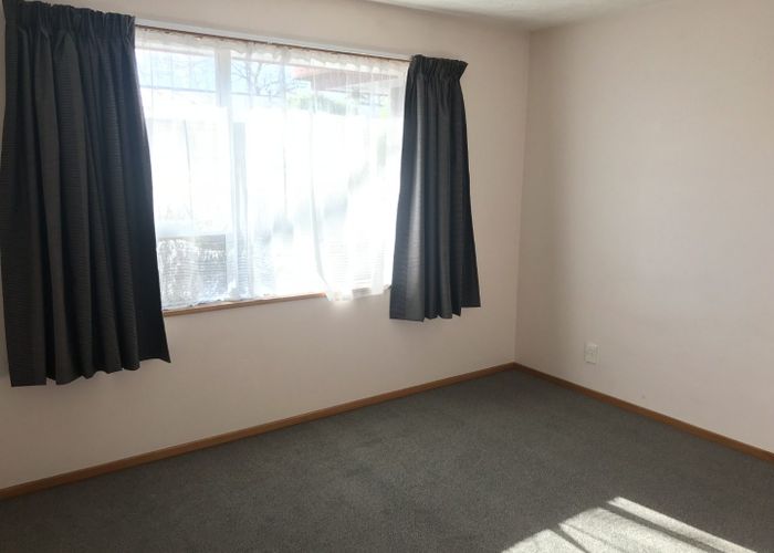  at 2/42 Division Street, Riccarton, Christchurch City, Canterbury
