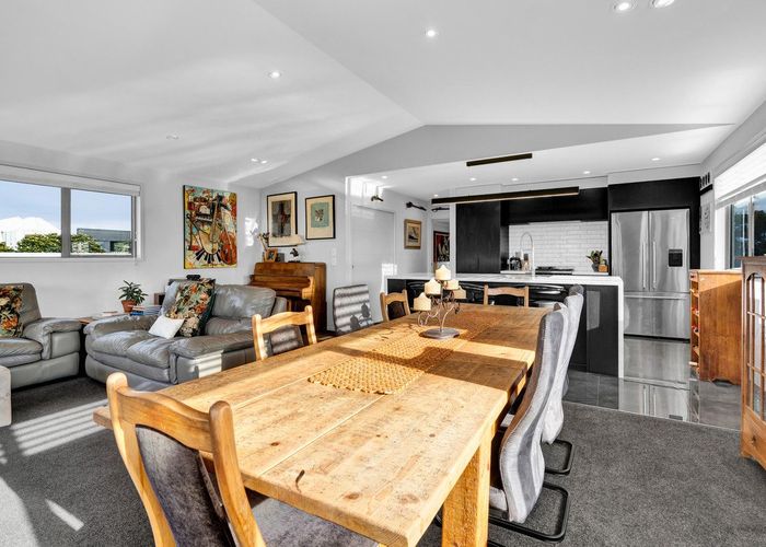  at 3 Baring Terrace, Strandon, New Plymouth