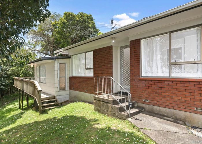  at 11b Lancelot Place, Glenfield, North Shore City, Auckland