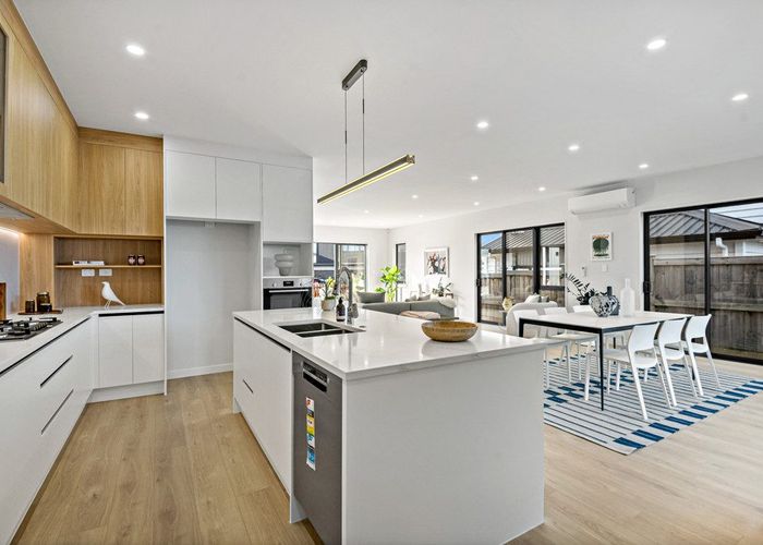  at 21 La Bella Road, Hobsonville, Waitakere City, Auckland