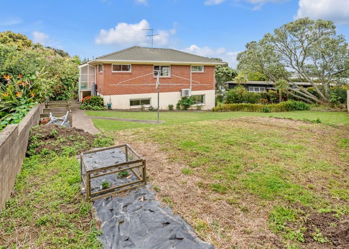  at 3 Castleton Drive, Howick, Auckland