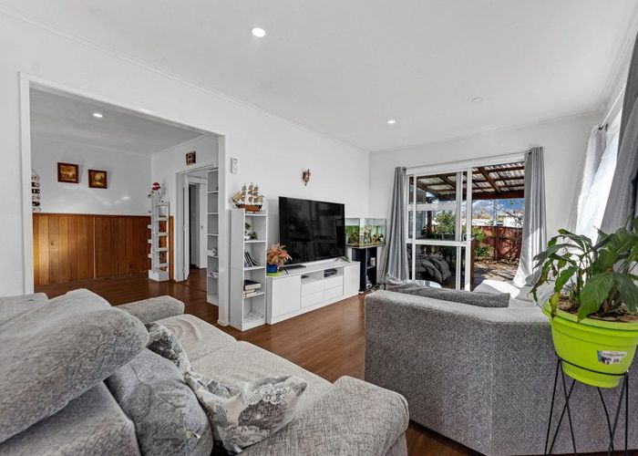  at 1 Marybeth Place, Rosehill, Papakura, Auckland