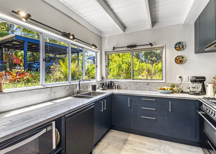  at 27 Beatty Parade, Surfdale, Waiheke Island