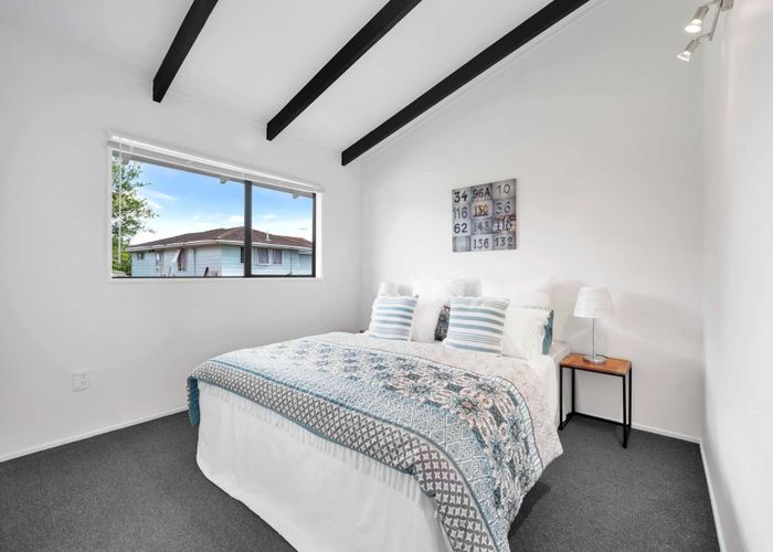  at 2/56 Henwood Road, Mangere East, Manukau City, Auckland