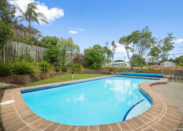  at 3R/120 Beach Haven Road, Beach Haven, North Shore City, Auckland