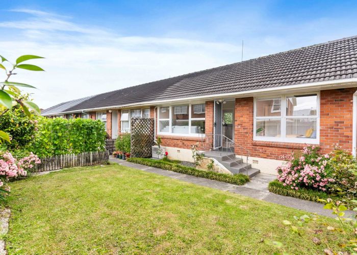  at 2/34 Lake Pupuke Drive, Takapuna, Auckland
