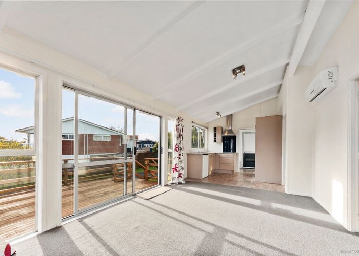  at 1/3 Thomas Avenue, Te Atatu Peninsula, Waitakere City, Auckland