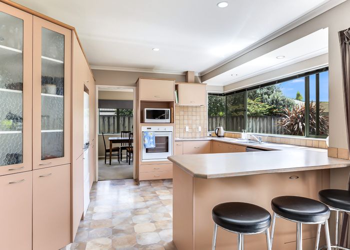  at 20 Admiral Crescent, Flagstaff, Hamilton