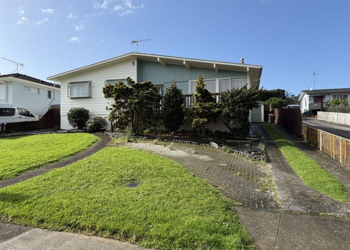  at 18 Marvon Downs Avenue, Pakuranga Heights, Manukau City, Auckland