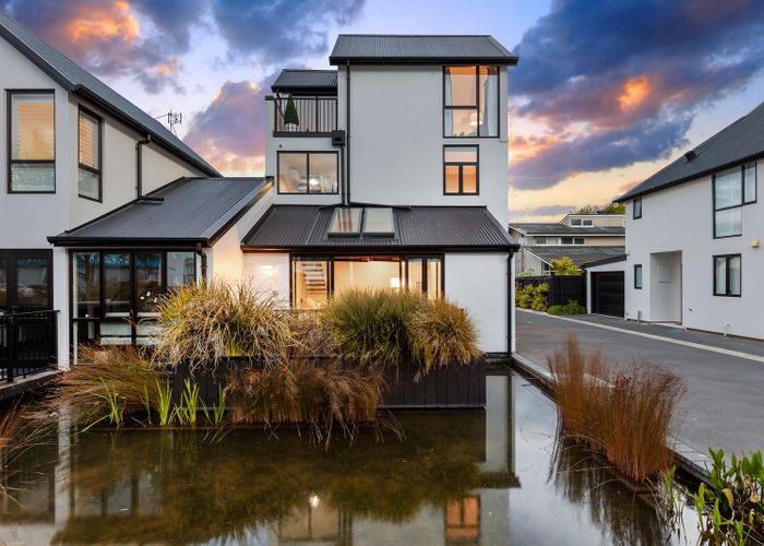  at 7/140 Office Road, Merivale, Christchurch