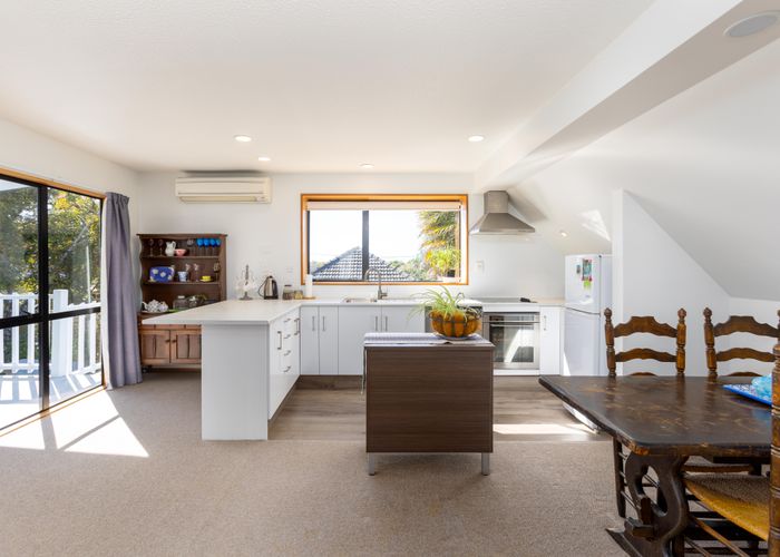  at 2/32 Taupata Street, Redcliffs, Christchurch