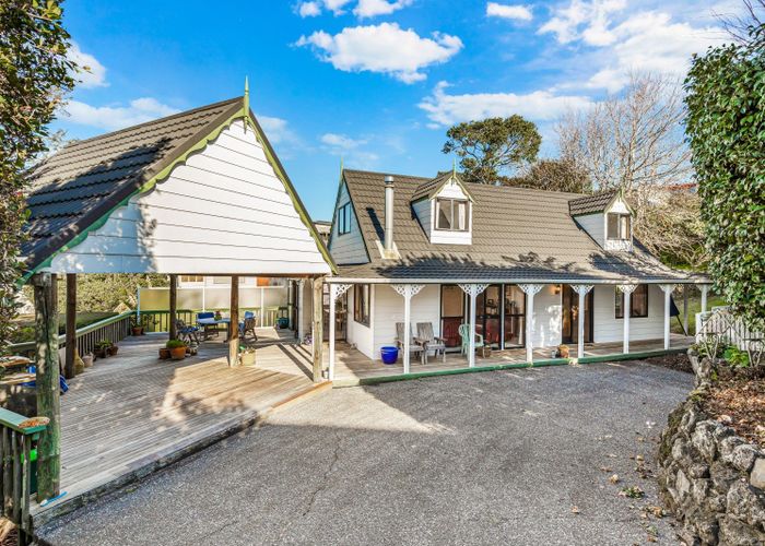  at 2/2 Elizabeth Place, Mairangi Bay, Auckland