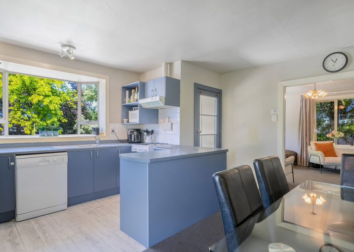  at 92 Main North Road, Woodend, Woodend