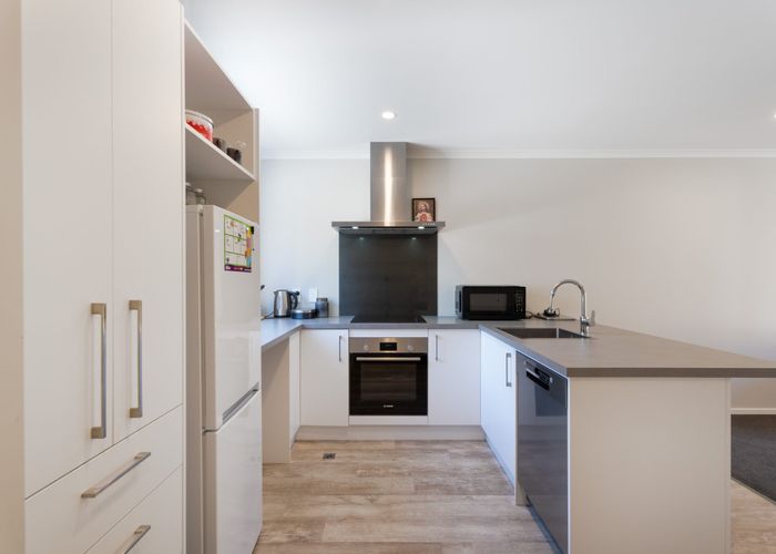  at 2/10 Marion Street, Silverstream, Upper Hutt