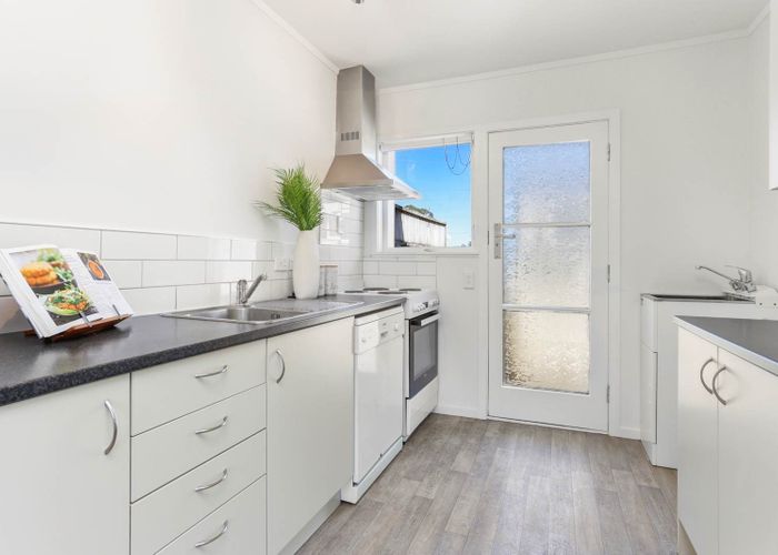  at 2/8 Paul Place, Pakuranga, Manukau City, Auckland
