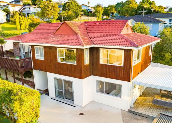  at 284 Beach Road, Campbells Bay, Auckland