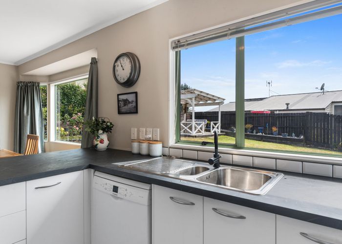  at 2/883 East Coast Road, Northcross, North Shore City, Auckland